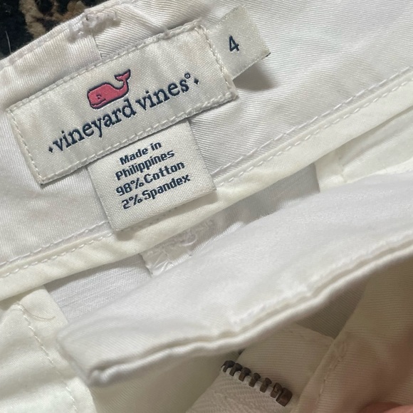 Vineyard Vines Whale Print Logo Short - Picture 3 of 3